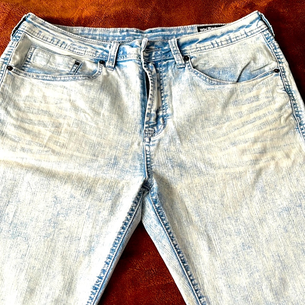 Men’s Buffalo denim shorts, great condition.